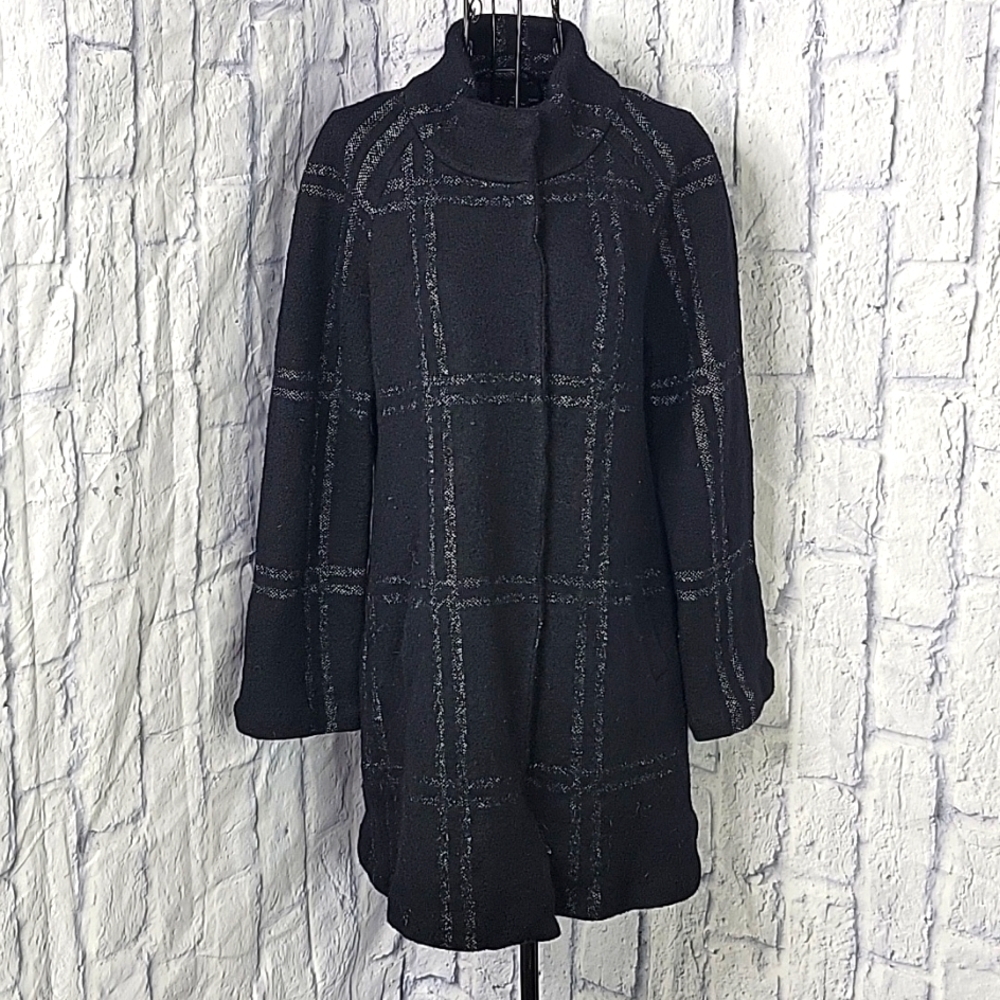 ADRIENNE VITTADINI Black and White Part Wool Mid Length Coat Size Medium‎
